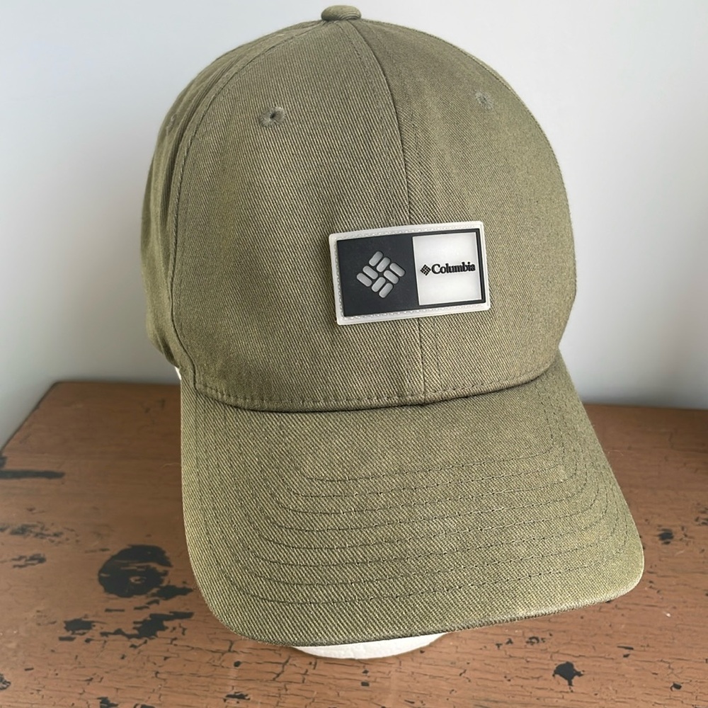 Columbia Flexfit Hat Ball Cap Green Khaki Men’s OSFM